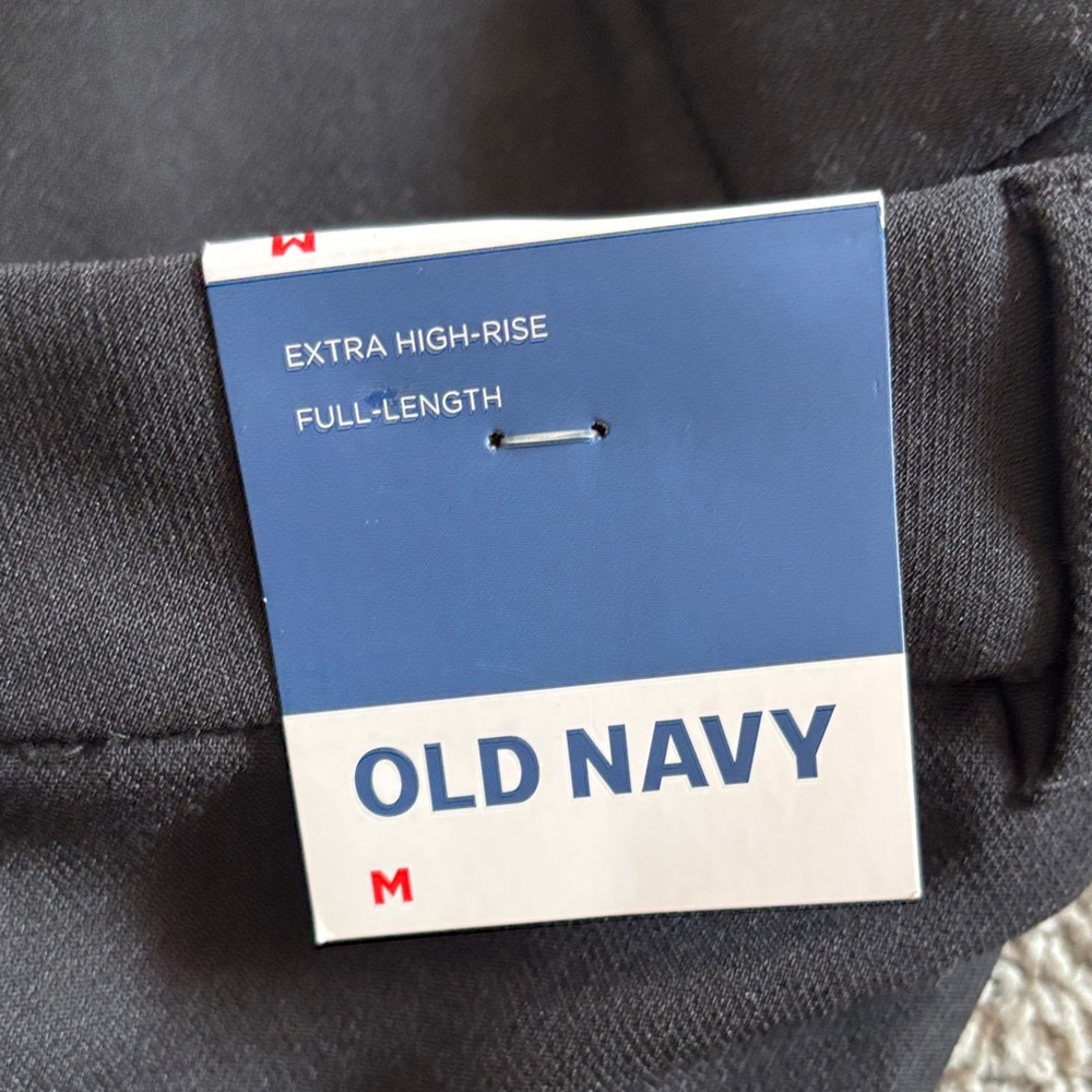 Old Navy Extra High Rise Classic Black Pants - Picture 7 of 16
